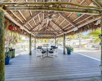 Canal-Front Florida Keys Home w/ Dock! - Tavernier - Patio