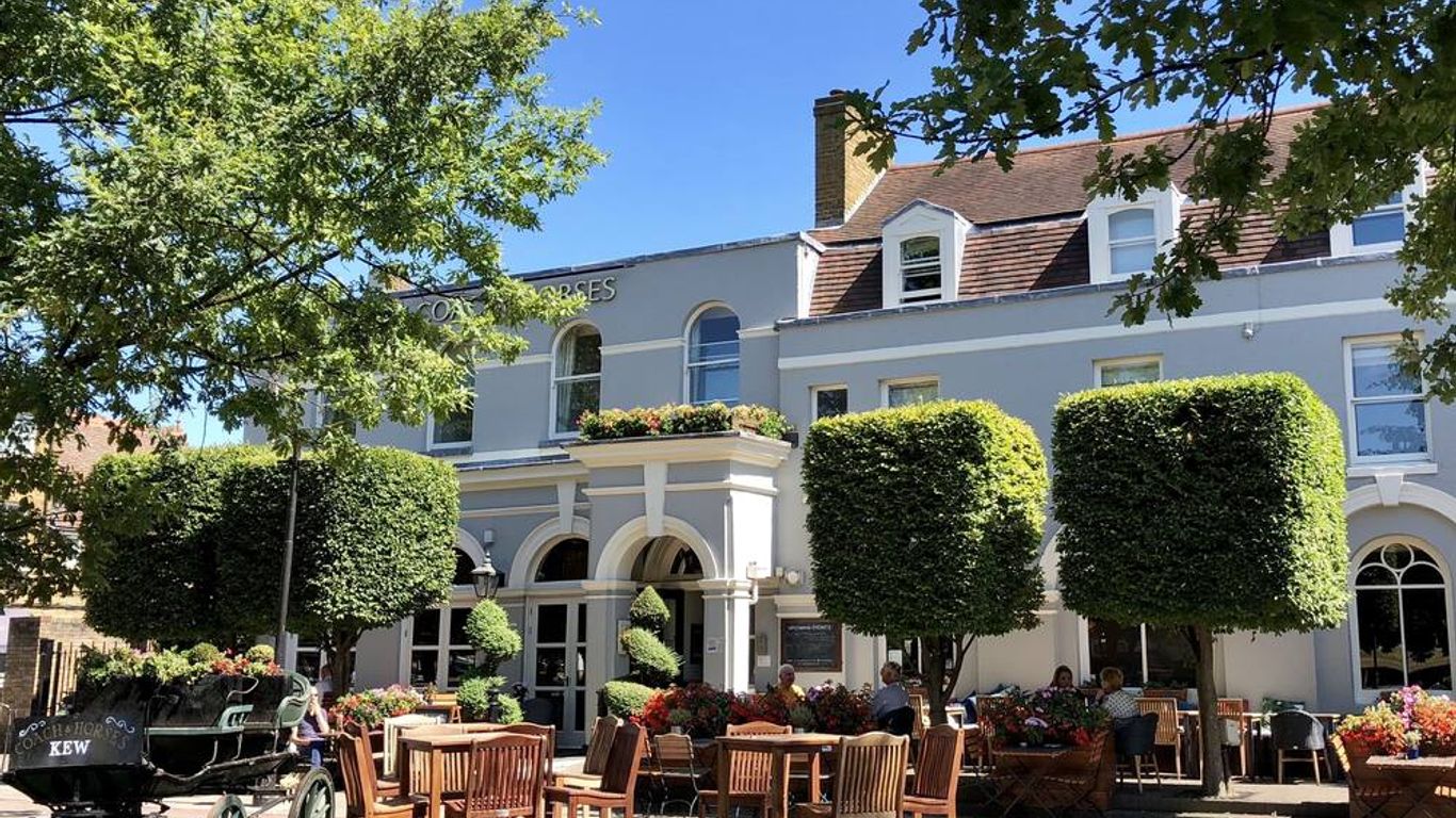 Coach & Horses Hotel