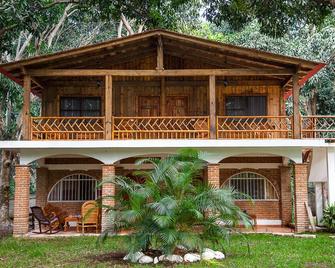 Casa De Agua Ecohotel - Actopan - Edificio