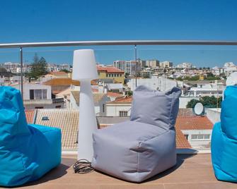 Topcity Hostel & Suites - לאגוס - מרפסת