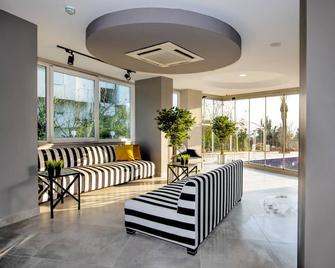 Tourist Hotel - אנטליה - לובי