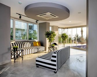 Tourist Hotel - אנטליה - לובי