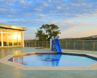 Hotel Campestre El Cisne - Maizal - Piscina