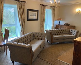 Riverside Cottage Borrowdale - Nr Grange - just 4 miles from Keswick - Borrowdale - Living room