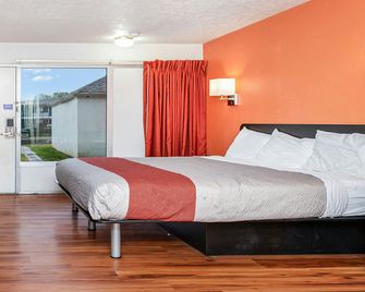 Relax Inn by OYO Columbus Oh I 70 - קולומבוס - חדר שינה