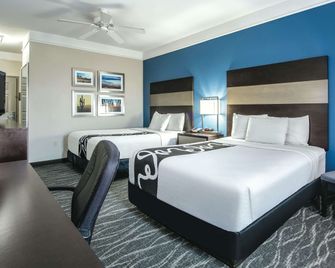 La Quinta Inn & Suites by Wyndham Phoenix I-10 West - Phoenix - Bedroom