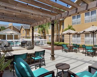 Homewood Suites by Hilton St. Petersburg Clearwater - קלירווטר - פטיו