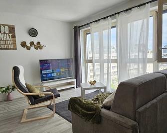 Appart confort Paris Cergy gare - Cergy - Salon