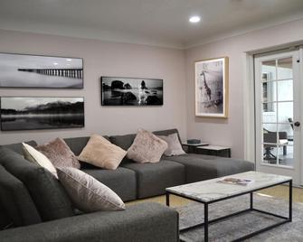 Clematis House near Arlington Park with Heated Pool - Sarasota - Salon