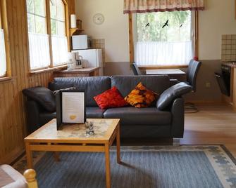 Holiday house Holsbybrunn for 1 - 5 persons with 2 bedrooms - Holiday home - Holsbybrunn - Sala de estar