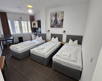 ApartHotel Slumber 24h Self Check in - Geesthacht - Slaapkamer