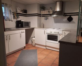 Cosy 2 bed Apartment in the Countryside - Tollarp - Küche