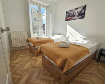 Apartamentos Ciudadela Superior 3000 - Jaca - Bedroom