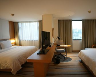 Holiday Inn Express Ya'an City Center By IHG - Ya'an - Bedroom