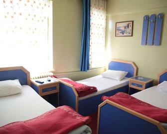 Efebey Otel - İzmit - Habitación