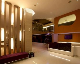 Hotel Vio Pasteur - Bandung - Reception