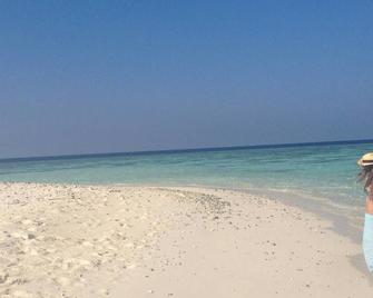 Local Travel Beach - Hangnaameedhoo - Playa
