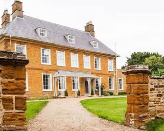 Boutique Historical Country House -franklin Suite - Ecton - Building