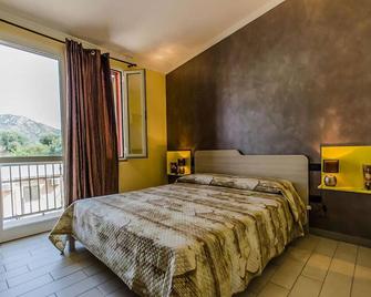 B&b Animo - Loceri - Bedroom