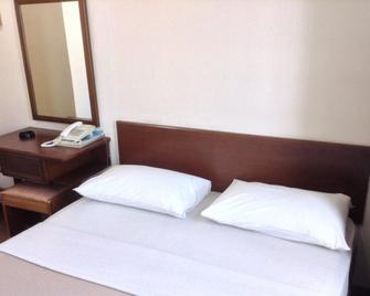 Hotel Seafront Sandakan - Sandakan - Bedroom