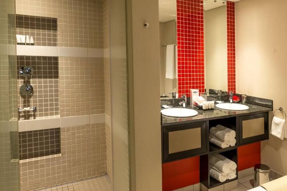 Peermont Mondior at Emperors Palace - Kempton Park - Bathroom