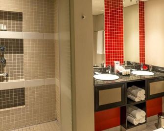Peermont Mondior at Emperors Palace - Kempton Park - Bathroom