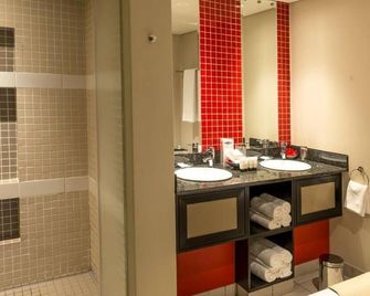 Peermont Mondior at Emperors Palace - Kempton Park - Bathroom