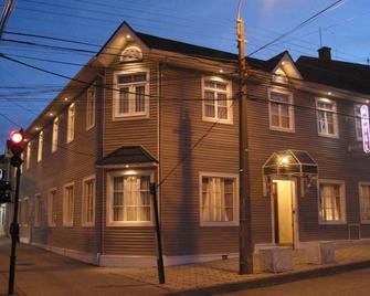 Hotel Mercurio - Punta Arenas - Building