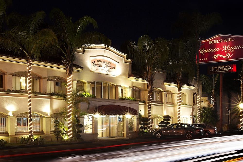 Hotel & Suites Quinta Magna - Guadalajara - Building