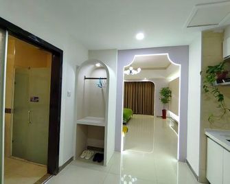 Jingzhi Intelligent Cinema Space Homestay (Wanda Plaza) - Hohhot - Couloir