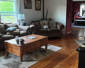 Summer 2025 ! - Phippsburg - Living room