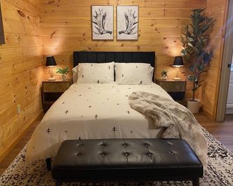 Cozy Cabin located close to Shenandoah National Park, Wineries, and Breweries. - Stanardsville - Bedroom