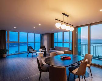 The Week& Resort - Incheon - Comedor