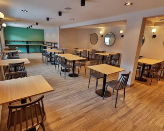 M382 Hotel Bariloche - Bariloche - Restaurant