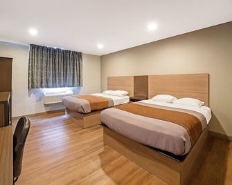 Wonderful Trip! 2 Relaxing Units w/ Free Breakfast & Free Parking! - Foxborough - Slaapkamer