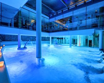 Hotel Balneario La Hermida - Tresviso - Piscina