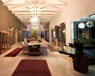 Exclusive Wild life Estate - Windhoek - Dining room