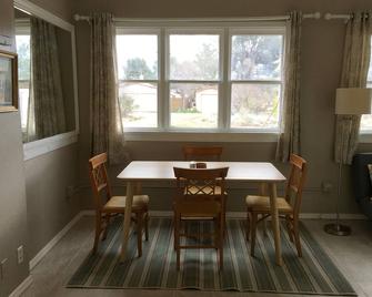 Clarkdale Historic Apartment 104 - Clarkdale - Dining room