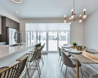 New construction 3 bedroom townhouse in Mirabel - Mirabel - Dining room
