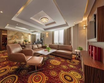 Van Phat Riverside Hotel - Can Tho