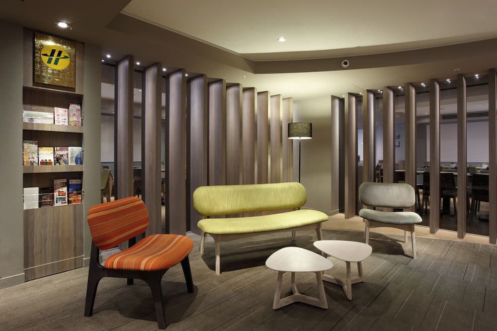 رويال إن تايبي لينسين