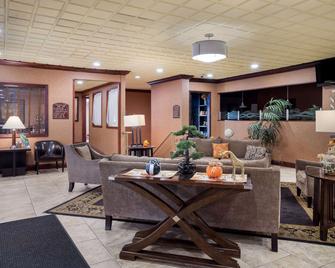 Quality Inn and Suites Fairgrounds - Syracuse - Lobby