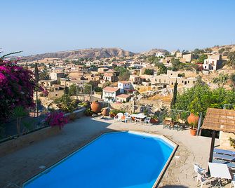 Vasilikos House - Tochni - Piscina