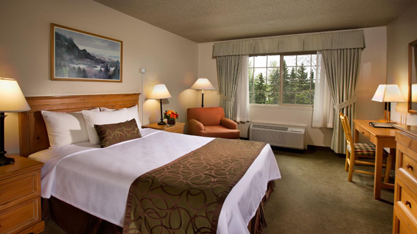 Coast Inn at Lake Hood