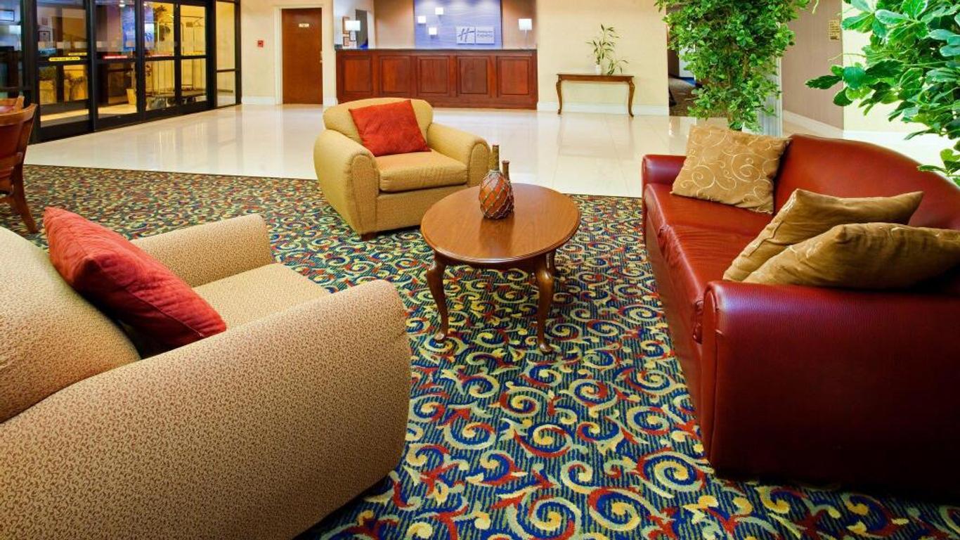 Holiday Inn Express Hillsborough (Durham Area)