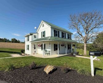 Big Run Farm | Scenic Mountain Retreat - Breezewood - Gebouw