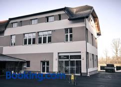Guest House Prenocisca Vrtnica - Podgorje (Apace) - Building