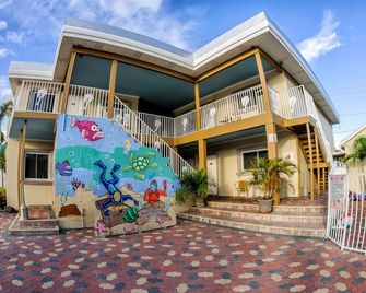 Bay Palms Waterfront Resort - Hotel and Marina - Saint Pete Beach - Edifício