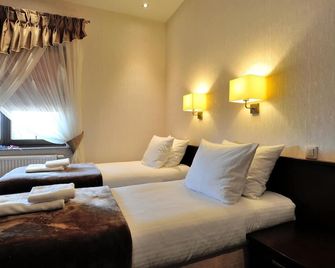 Hotel Dwór Choiny - Kazimierówka - Bedroom