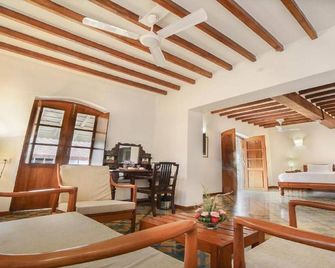 Petit Palais - Pondicherry - Sala de estar